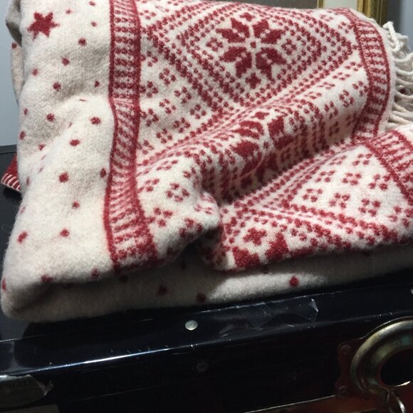 WOOLMARK SNOWFLAKES PATTERN WOOL FRINGE THROW BLANKETS SIZE 49" X 67" - Picture 1 of 10